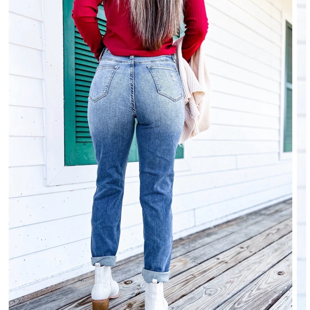 New Judy Blue Boy Toy Light Wash High Rise Cuffed Boyfriend Distressed Jeans - Picture 4 of 14